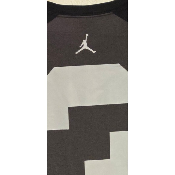 Men's Jordan #23, 3/4 length shirt in excellent condition size  L - Picture 6 of 6
